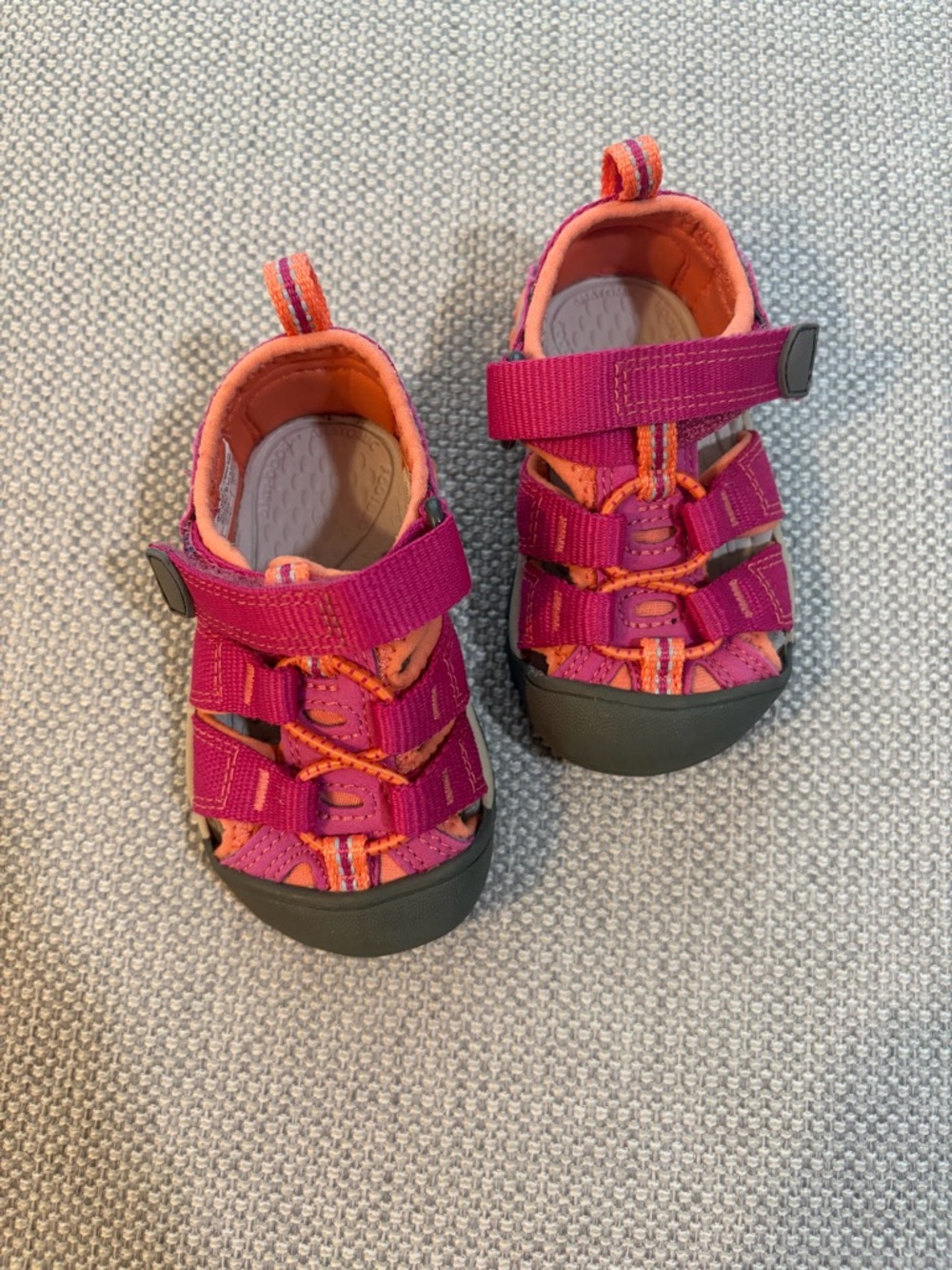 Toddler Pink & Orange Closed-Toe Keens Sandals| size 4